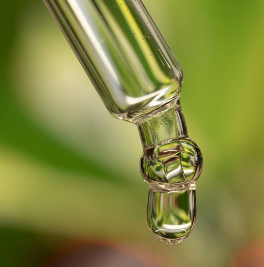 Dropper shot on face oil serum