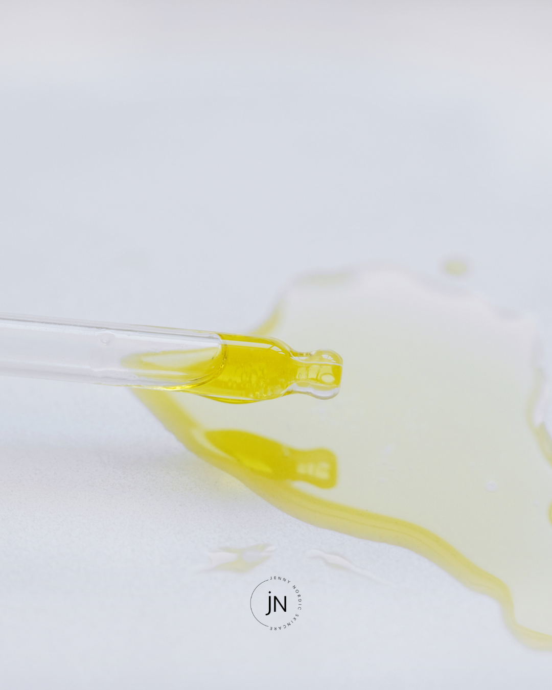 Jenny Nordic Skincare Glow face oil pipette